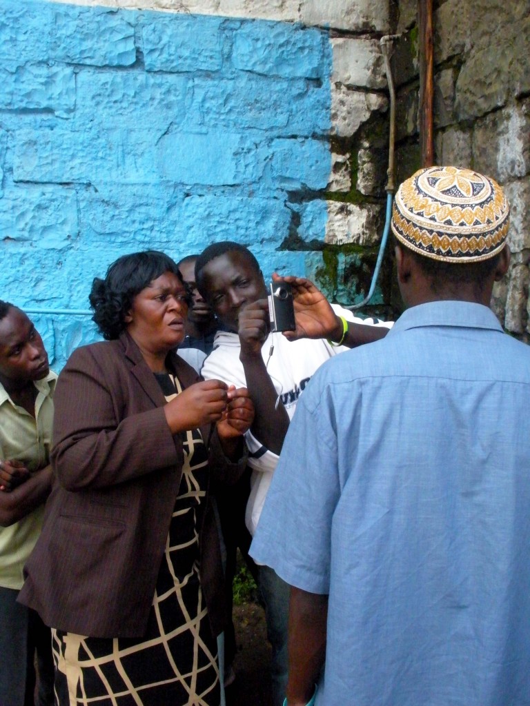 Steve from Kibera News Network in action